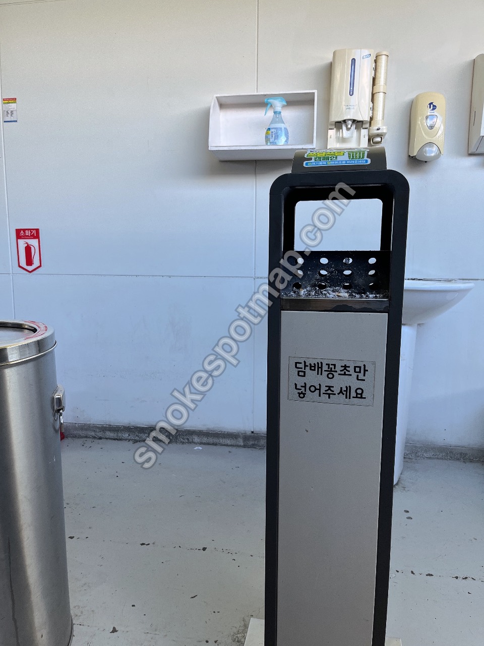 롯데몰 광명점 6층 흡연구역 현장 사진 2
