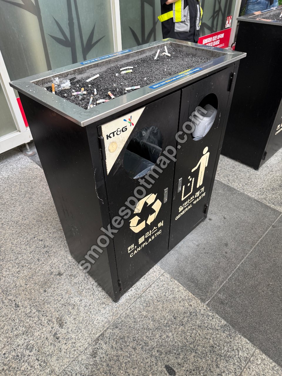 도심공항터미널 2층 외부 흡연구역 현장 사진 3