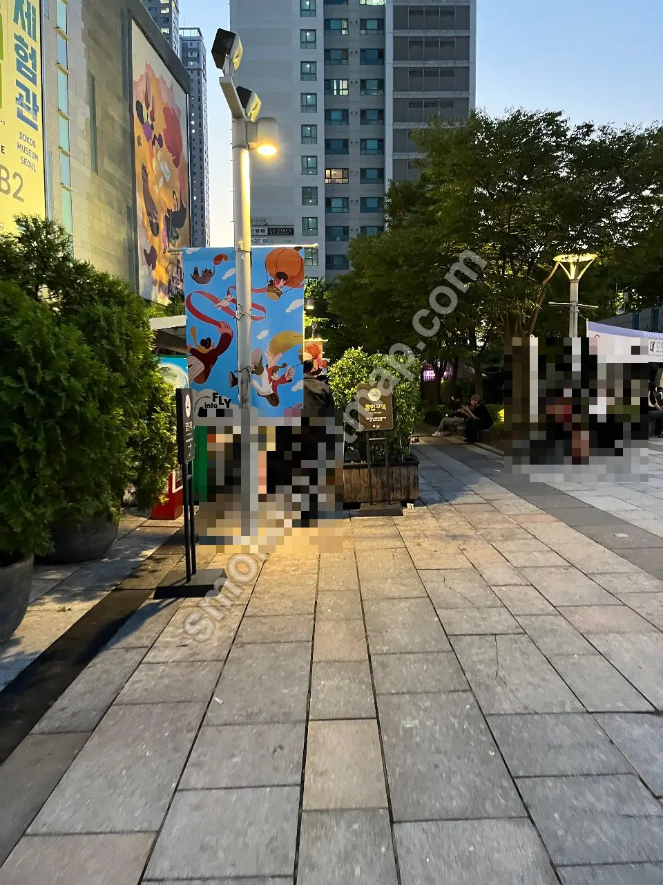영등포 타임스퀘어 1층 — 쉑쉑버거 쪽 출구, 에스컬레이터 지나 왼편 현장 사진 3